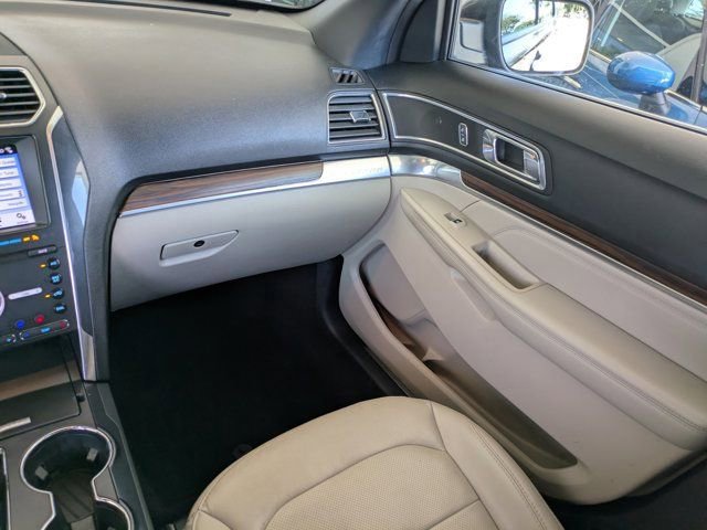 Certified 2019 Ford Explorer Limited w/ Ford Safe & Smart Package image 15