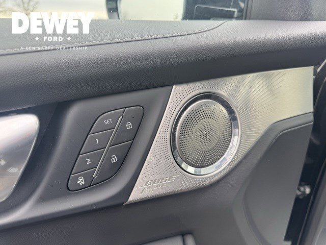 Used 2025 Buick Enclave Avenir w/ Trailering Package, 5000 lbs. image 11