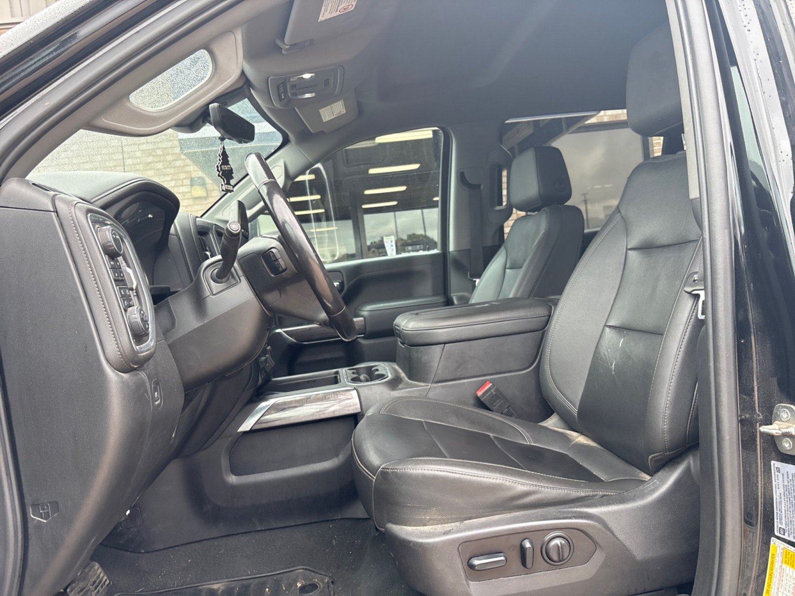 Used 2022 Chevrolet Silverado 2500 LTZ w/ LTZ Plus Package AWD/4WD image 3
