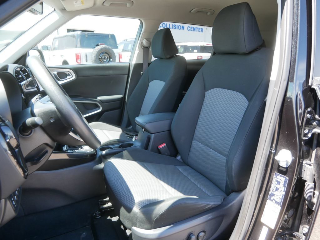 Used 2023 Kia Soul S FWD image 10