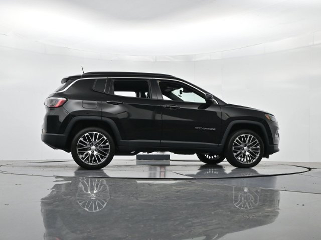 Used 2023 Jeep Compass Limited AWD/4WD image 35
