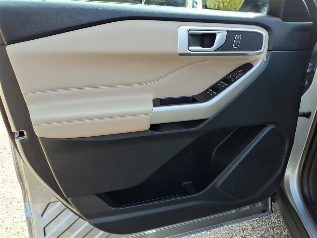 Certified 2023 Ford Explorer XLT image 16