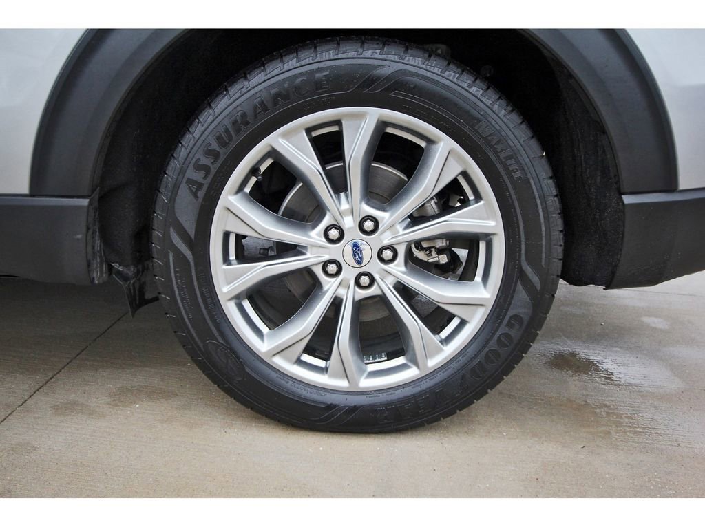 Certified 2022 Ford Explorer XLT w/ Equipment Group 202A image 30