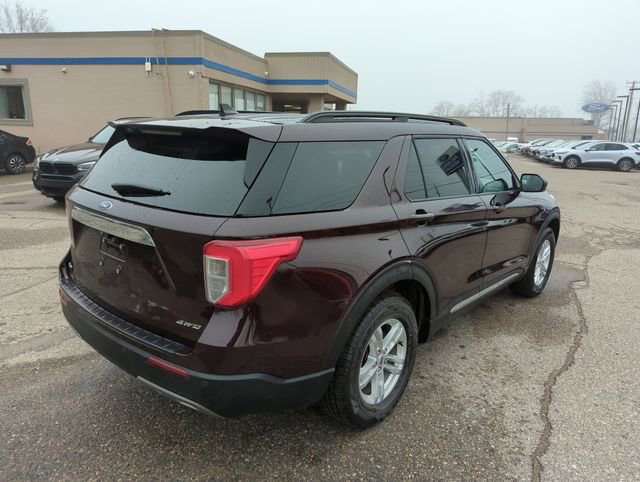 Certified 2023 Ford Explorer XLT w/ Equipment Group 202A image 4