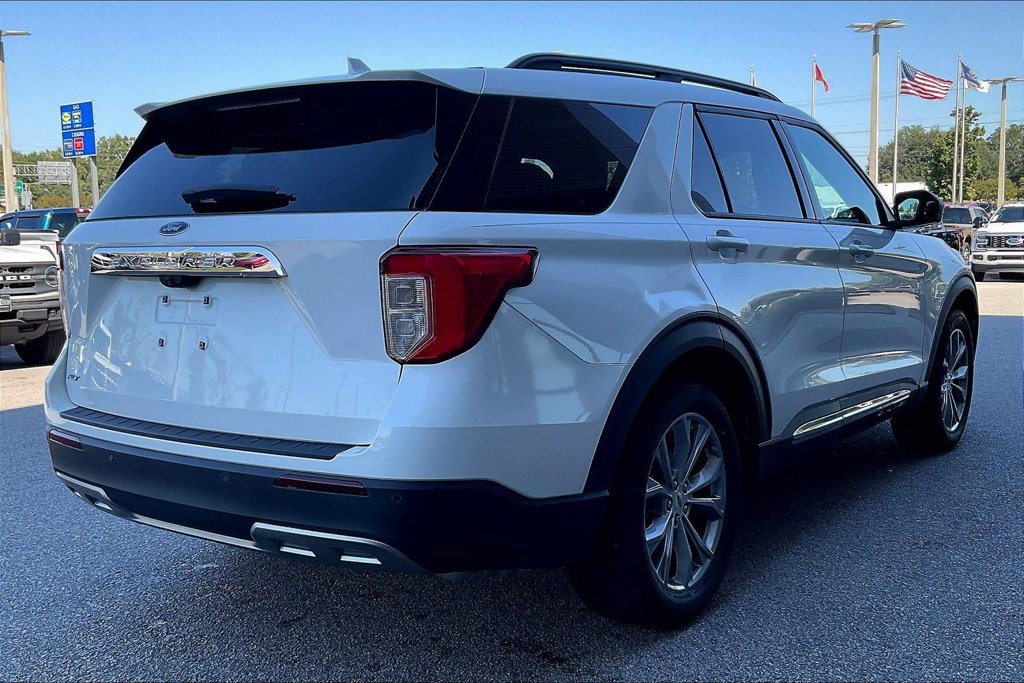 Certified 2023 Ford Explorer XLT w/ Equipment Group 202A RWD image 6