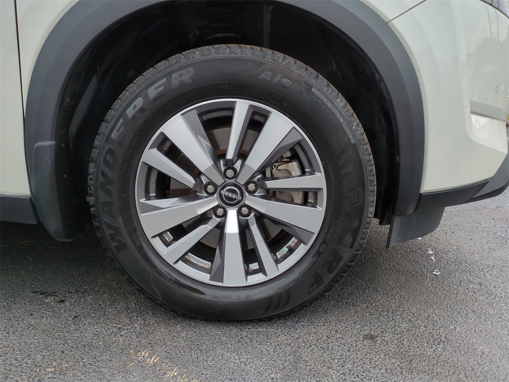 Used 2023 Nissan Pathfinder SL w/ Lighting Package (N92) image 11