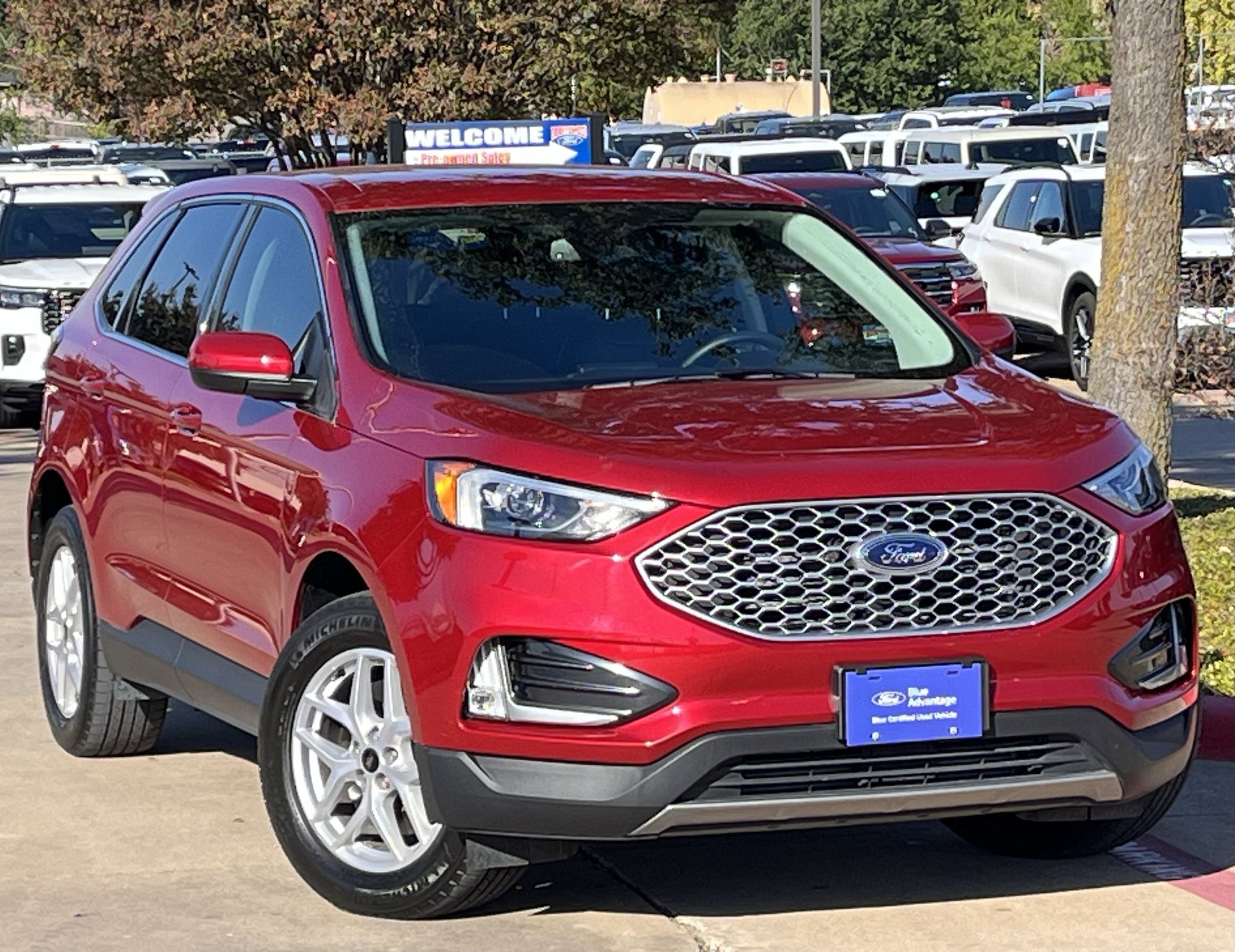 Certified 2024 Ford Edge SEL w/ Convenience Package AWD/4WD image 2