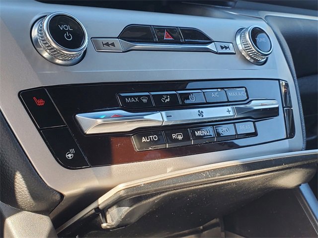 Certified 2022 Ford Explorer XLT w/ Equipment Group 202A image 22