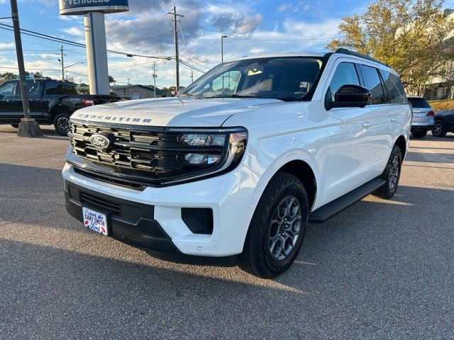 Certified 2025 Ford Expedition Active RWD image 4