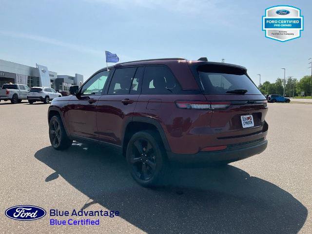 Used 2024 Jeep Grand Cherokee Limited w/ Black Appearance Package AWD/4WD image 25