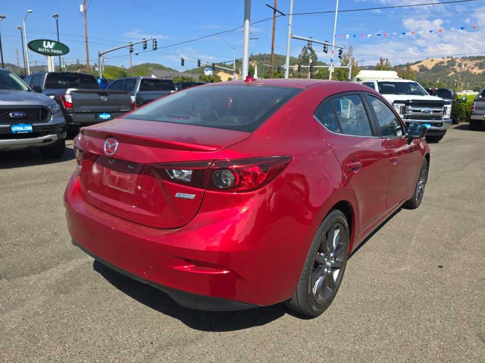 Used 2018 MAZDA MAZDA3 Touring FWD image 3