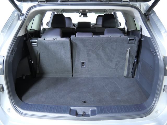 Used 2021 Toyota Highlander LE AWD/4WD image 9