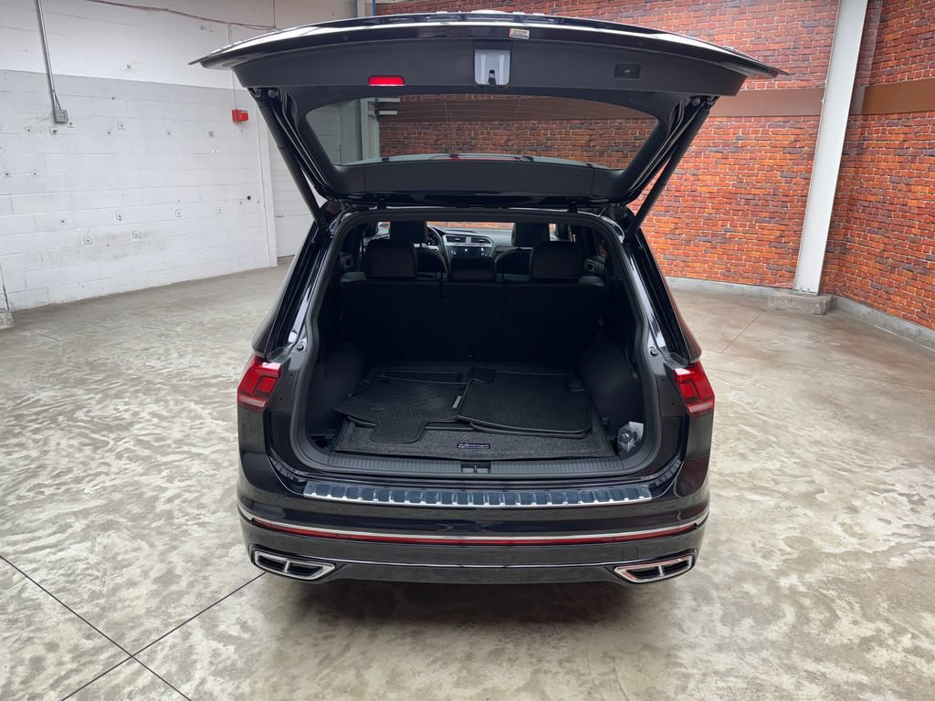 Used 2024 Volkswagen Tiguan SEL R-Line AWD/4WD image 26
