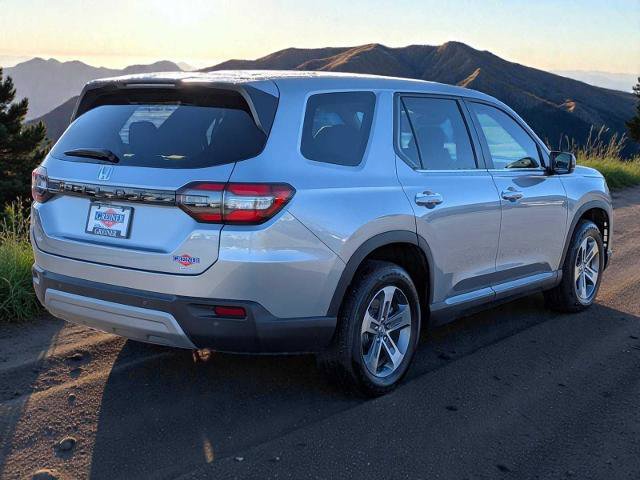 Used 2025 Honda Pilot EX-L image 4
