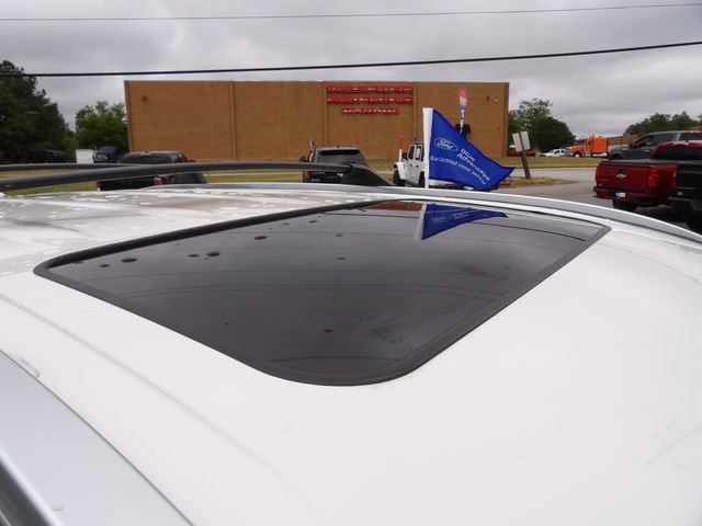 Used 2021 Toyota Highlander XLE AWD/4WD image 13