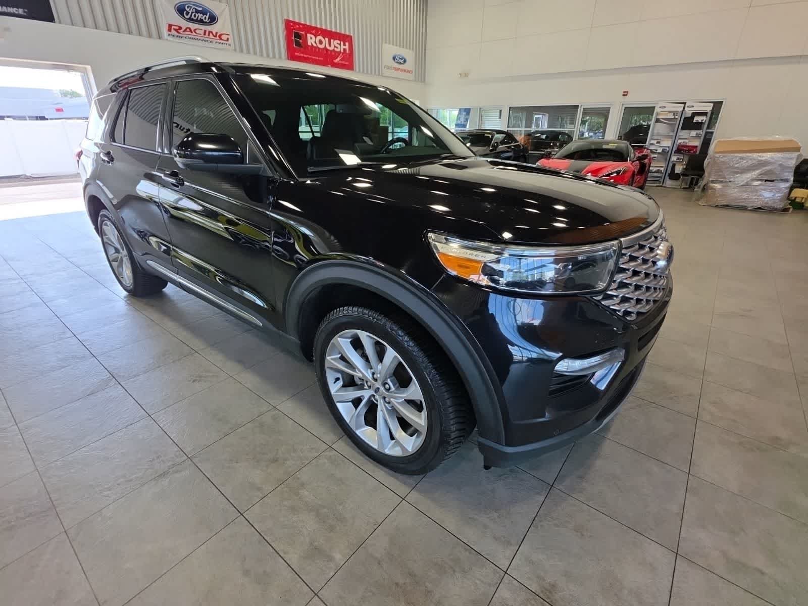 Certified 2022 Ford Explorer Platinum w/ Equipment Group 601A AWD/4WD image 5