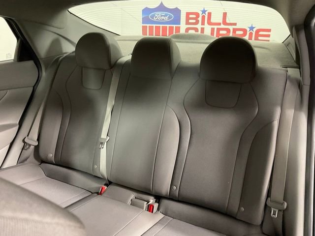 Used 2021 Hyundai Elantra SE image 15