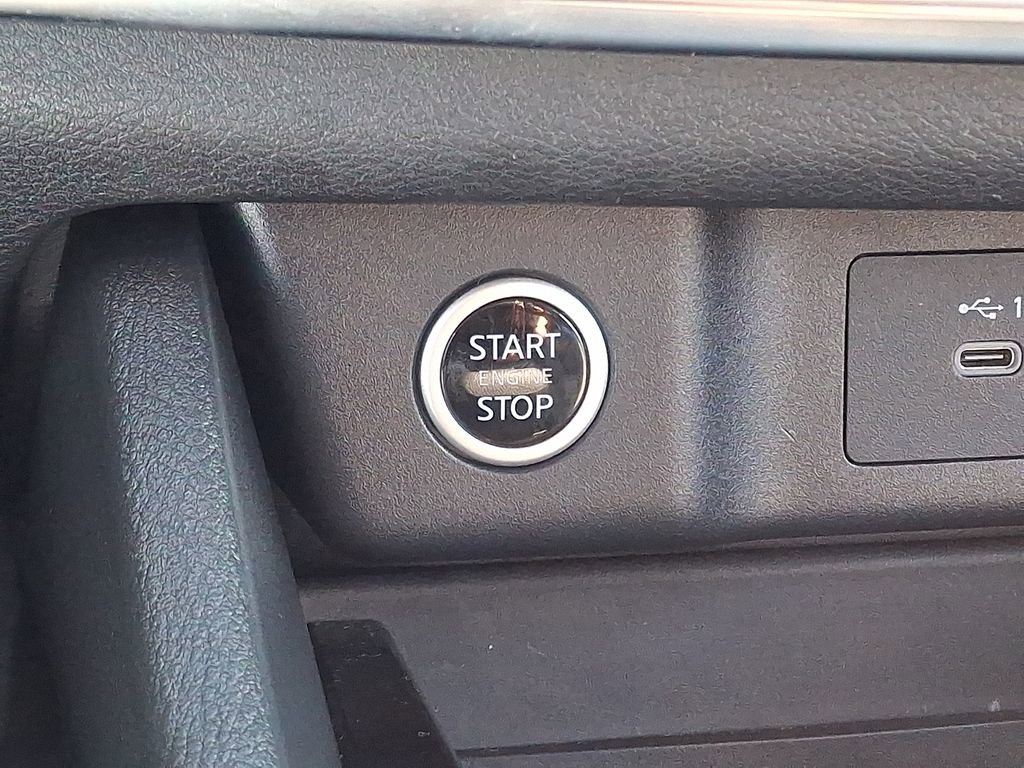 Used 2023 Nissan Rogue SV AWD/4WD image 22