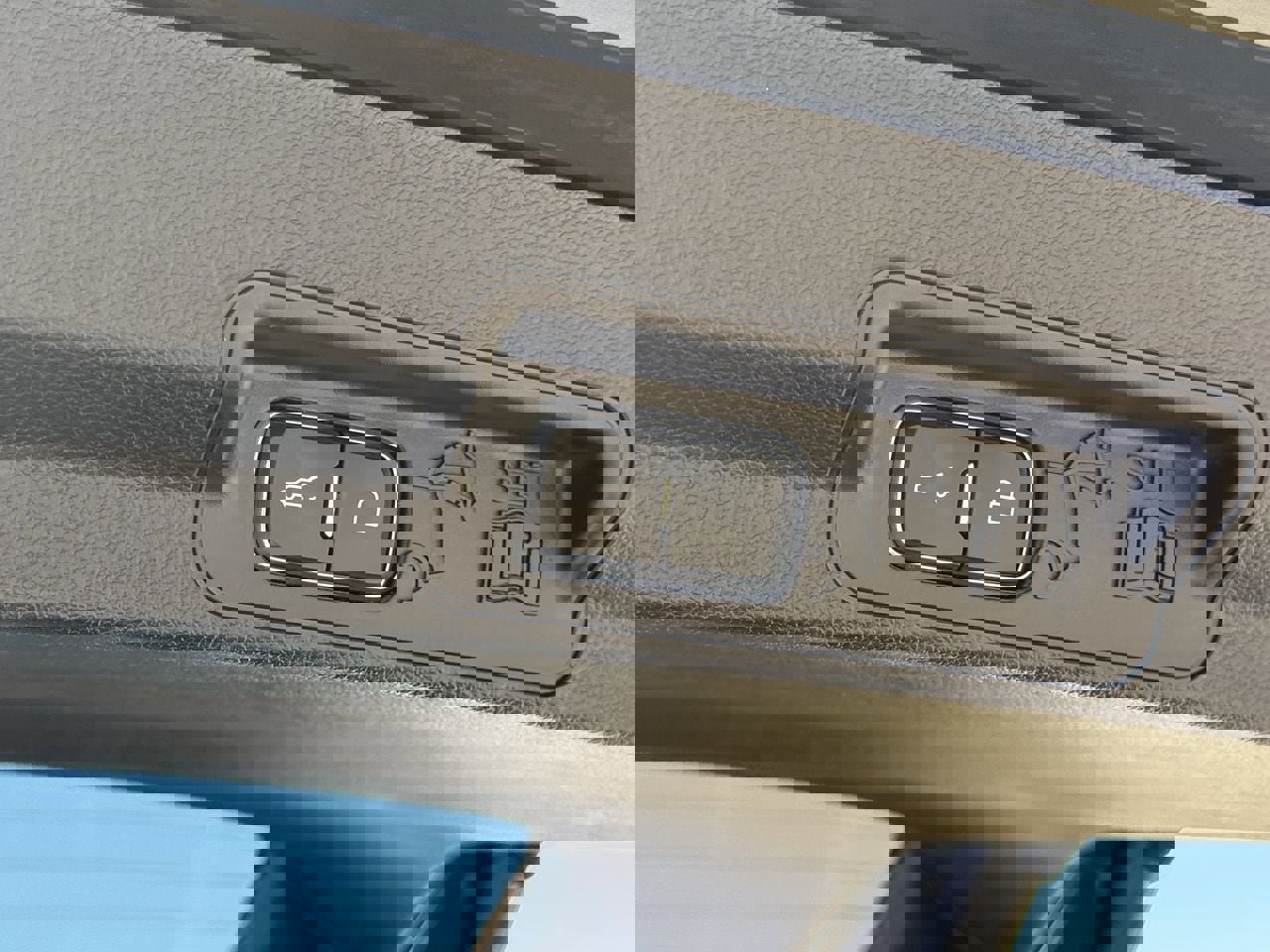 Certified 2022 Ford Explorer Limited w/ Equipment Group 301A image 31