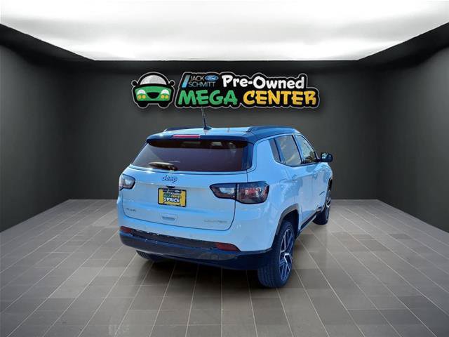 Used 2025 Jeep Compass Limited w/ Elite Group AWD/4WD image 24
