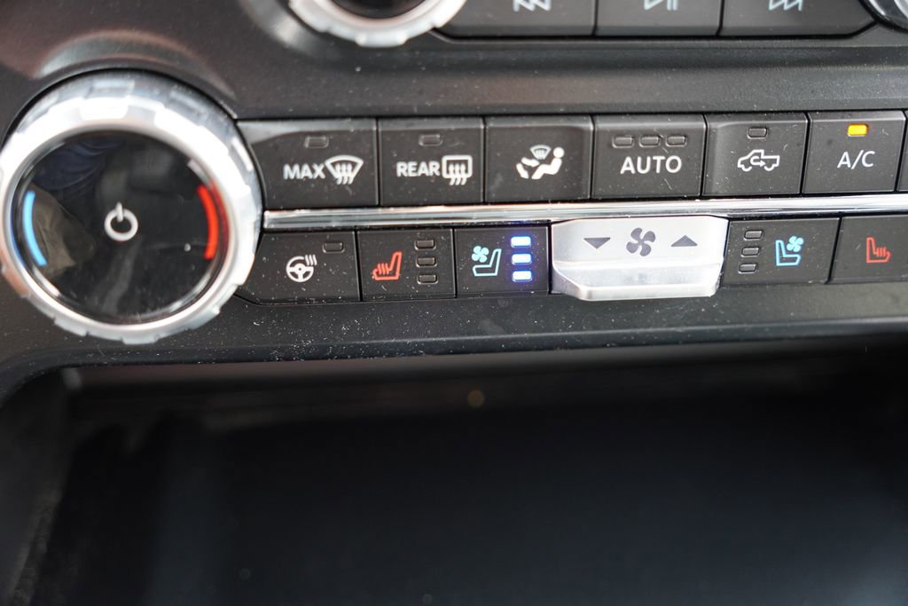 Certified 2026 Ford F350 Lariat w/ Tremor Off-Road Package AWD/4WD image 33