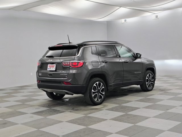 Used 2023 Jeep Compass Limited AWD/4WD image 9