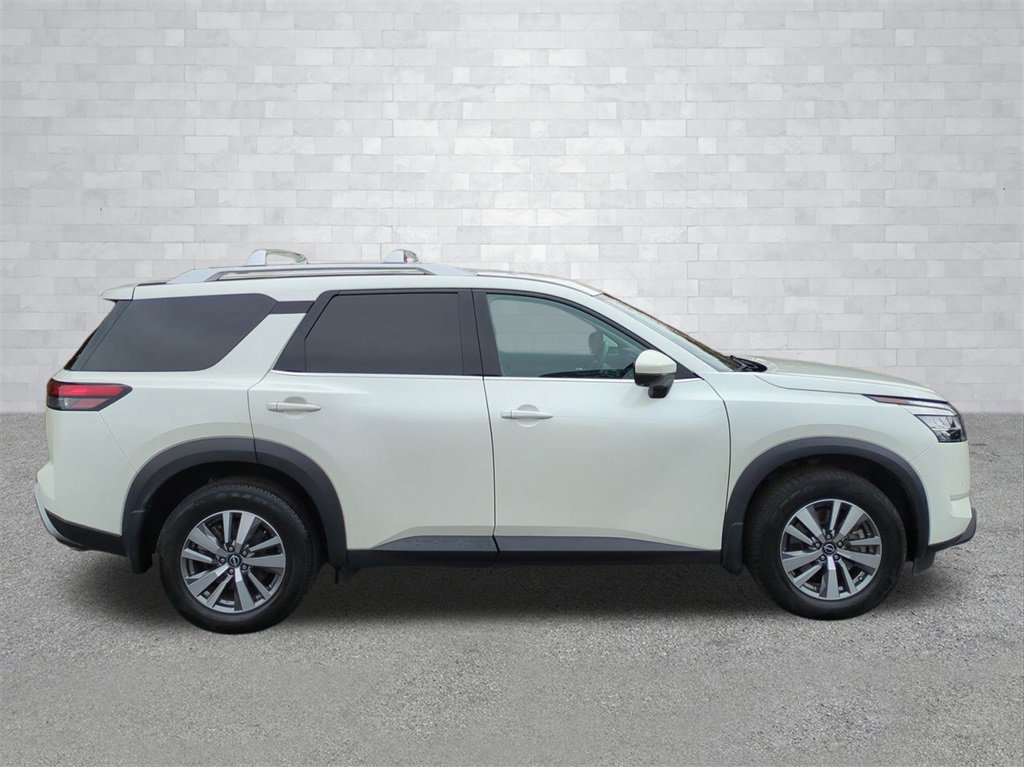Used 2023 Nissan Pathfinder SL w/ Lighting Package (N92) image 6