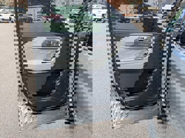 Certified 2025 Ford Explorer Platinum w/ Ultimate Package image 14