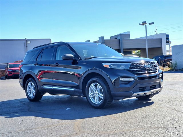 Certified 2022 Ford Explorer XLT w/ Equipment Group 202A image 5