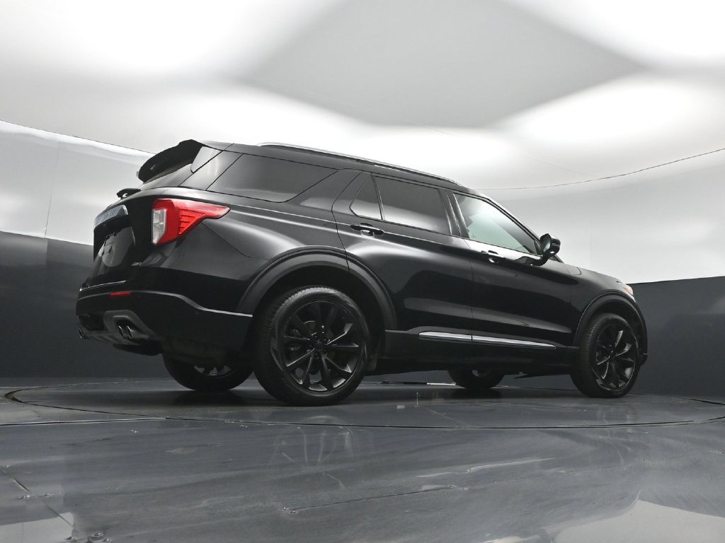 Certified 2022 Ford Explorer Platinum w/ Equipment Group 601A AWD/4WD image 49