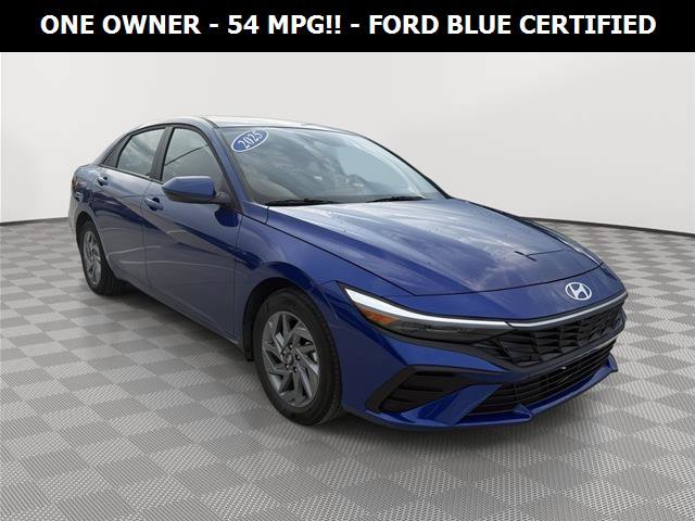 Used 2025 Hyundai Elantra Hybrid FWD image 1