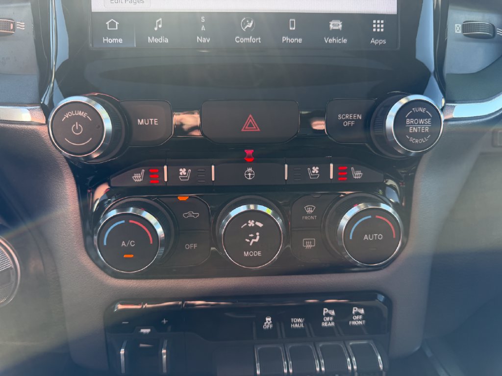 Used 2022 RAM 1500 Laramie AWD/4WD image 35