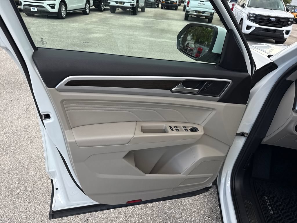 Used 2022 Volkswagen Atlas SE FWD image 14