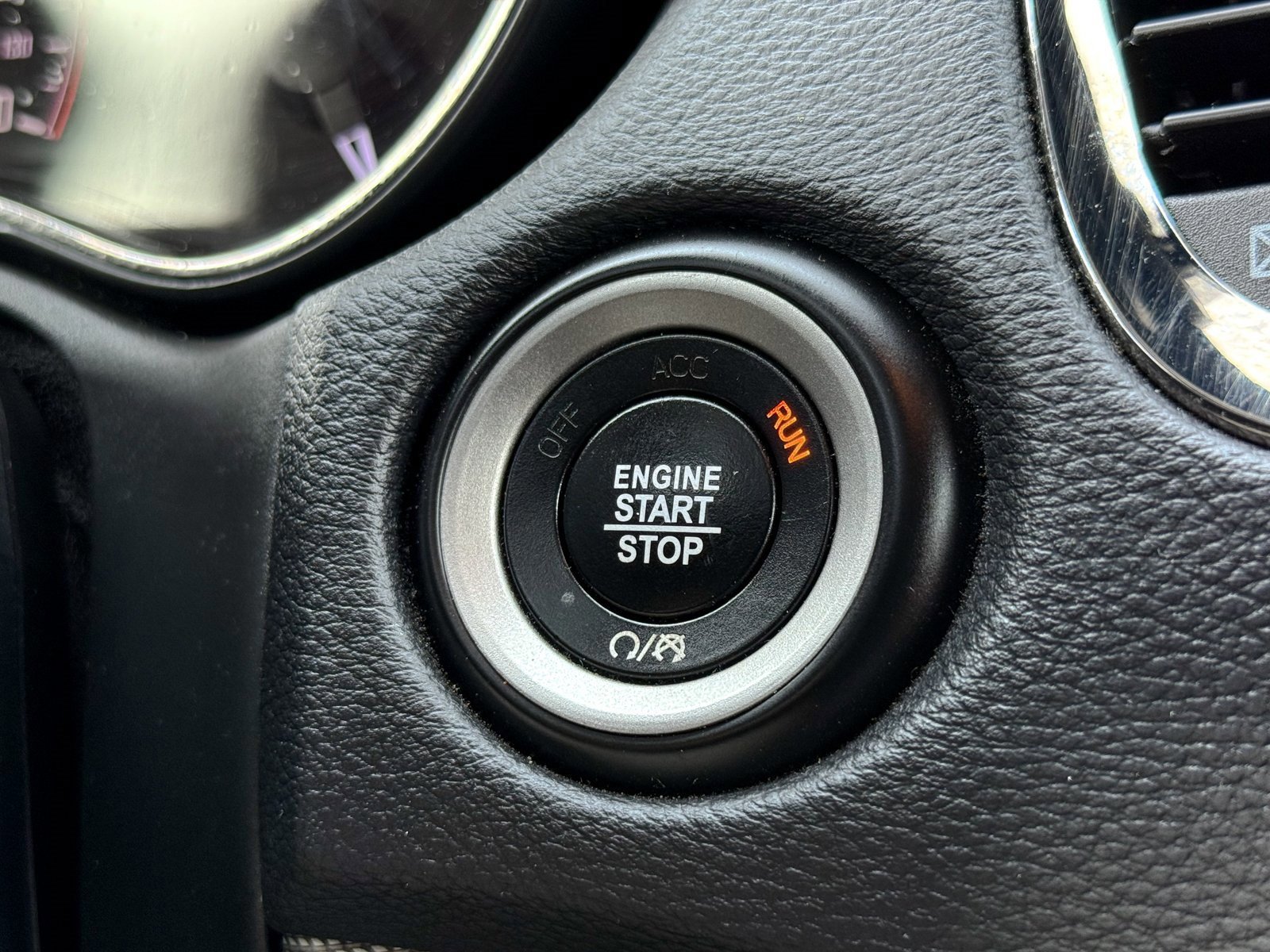 Used 2020 Dodge Durango GT image 29