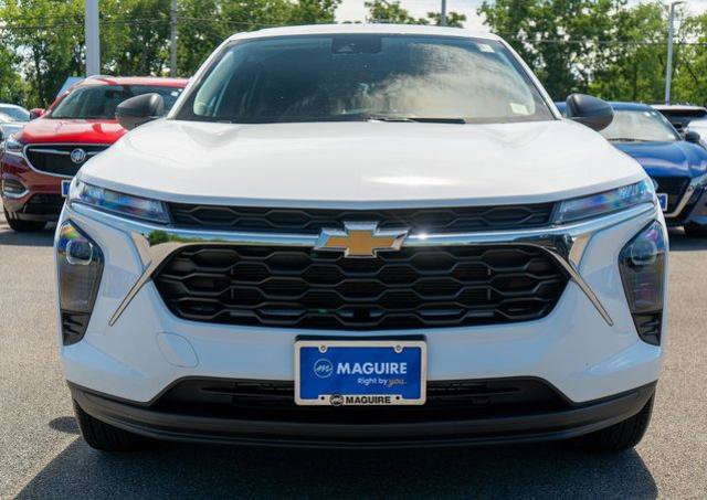Used 2024 Chevrolet Trax LS FWD image 3