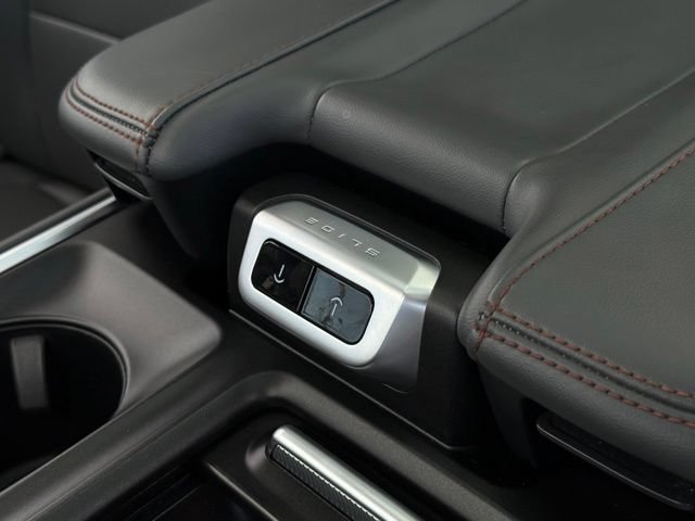 Certified 2025 Ford Expedition Active AWD/4WD image 33
