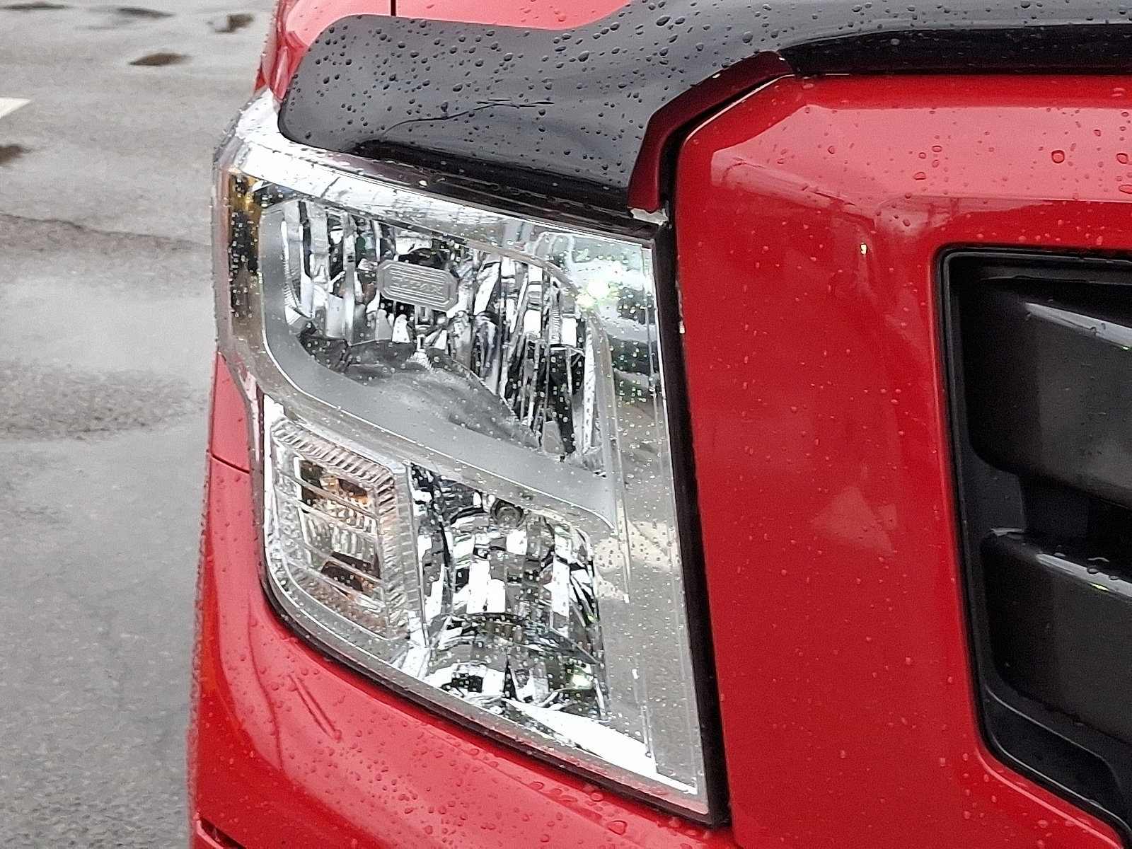 Used 2020 Nissan Titan SV w/ SV Convenience Package image 9