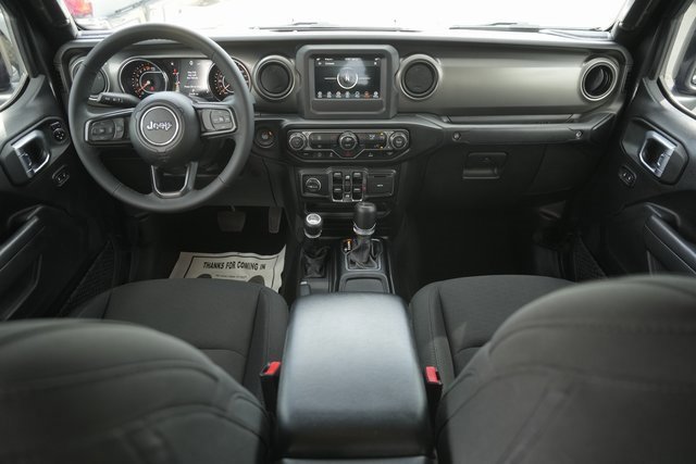 Used 2023 Jeep Gladiator Willys image 20