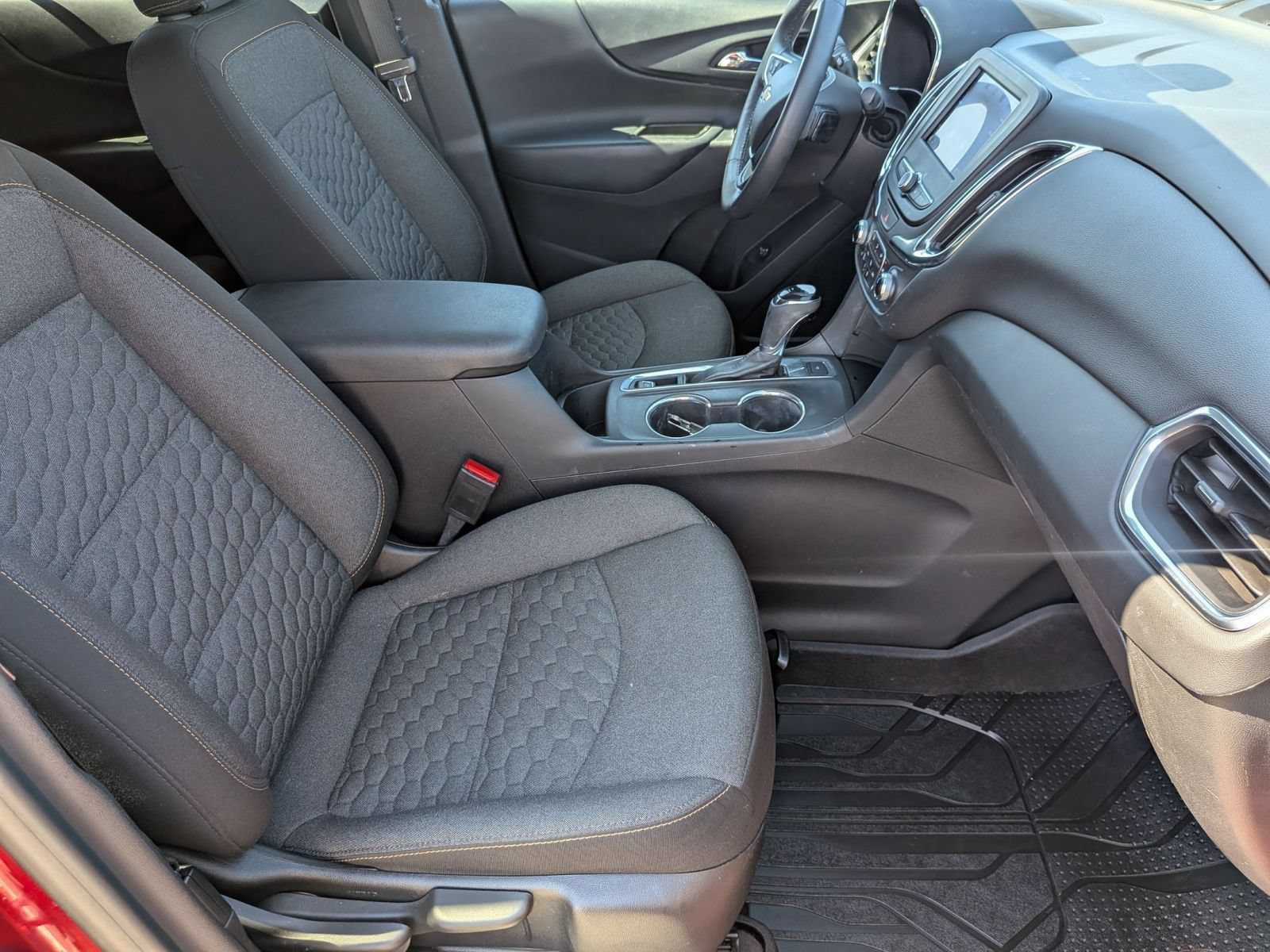 Used 2020 Chevrolet Equinox LT FWD image 30