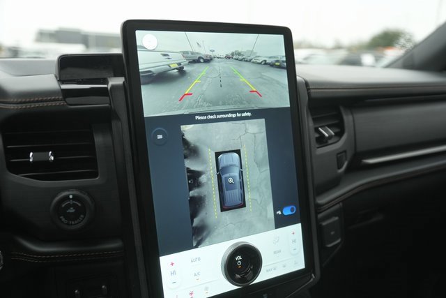 Certified 2023 Ford Expedition Platinum image 27