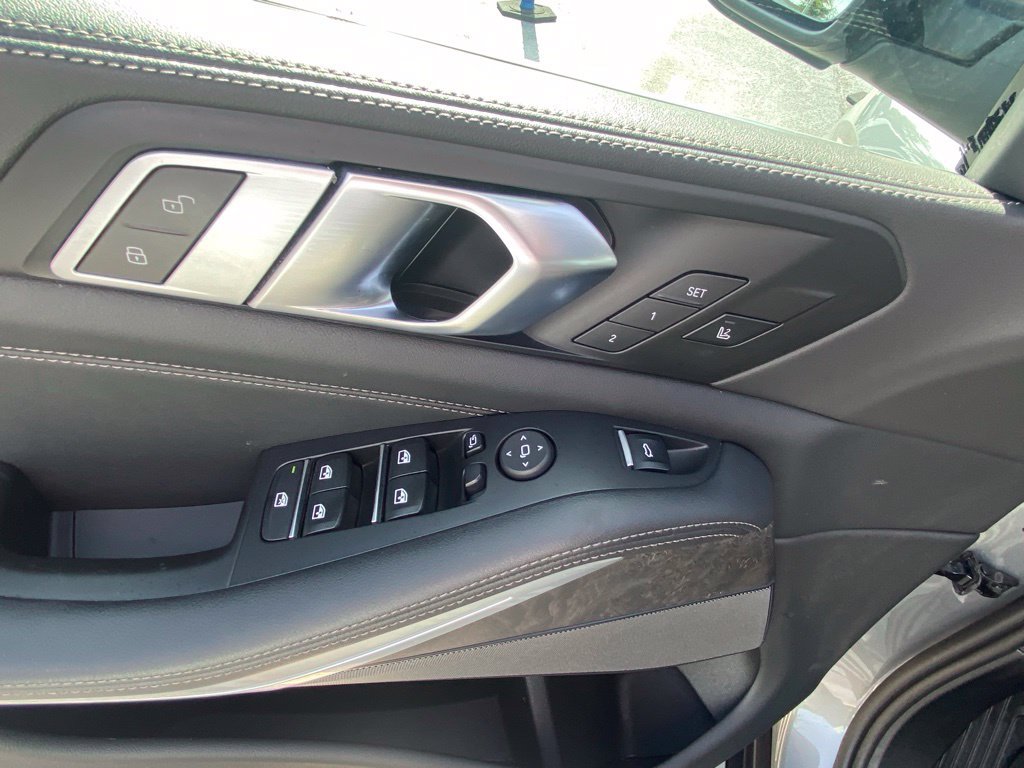 Used 2024 BMW X5 xDrive40i AWD/4WD image 11