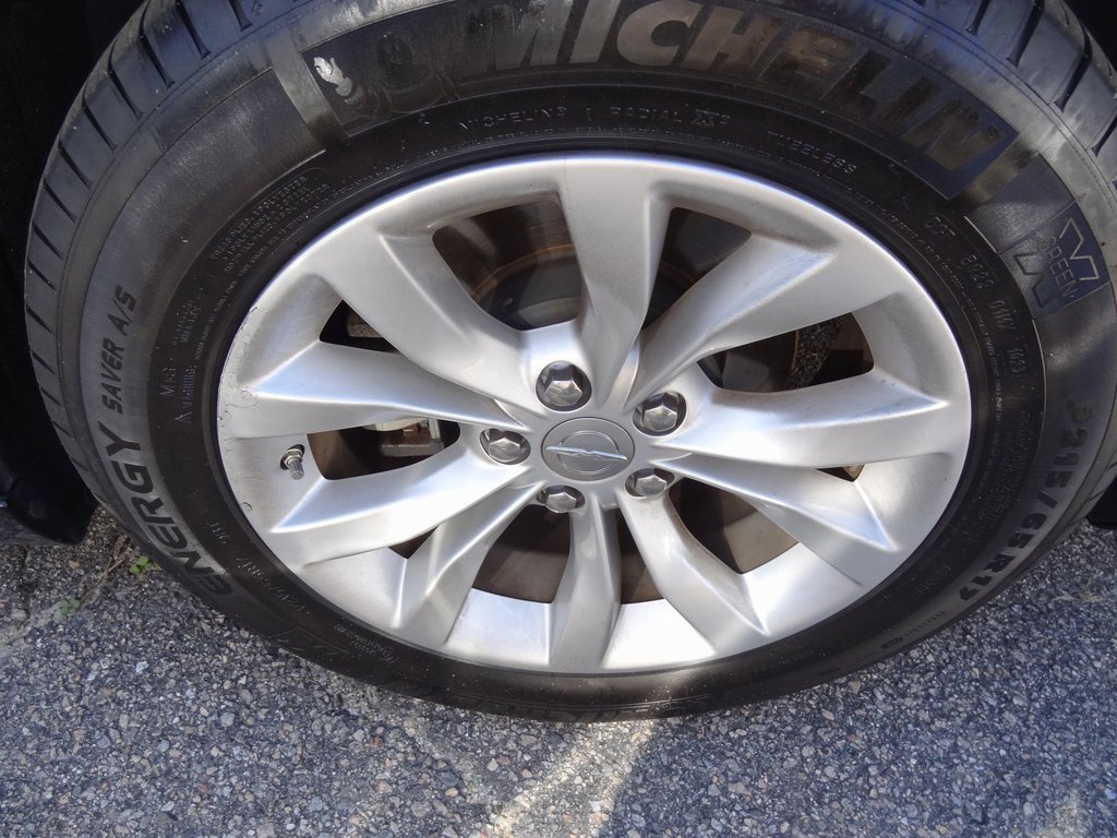 Used 2023 Chrysler 300 Touring image 11