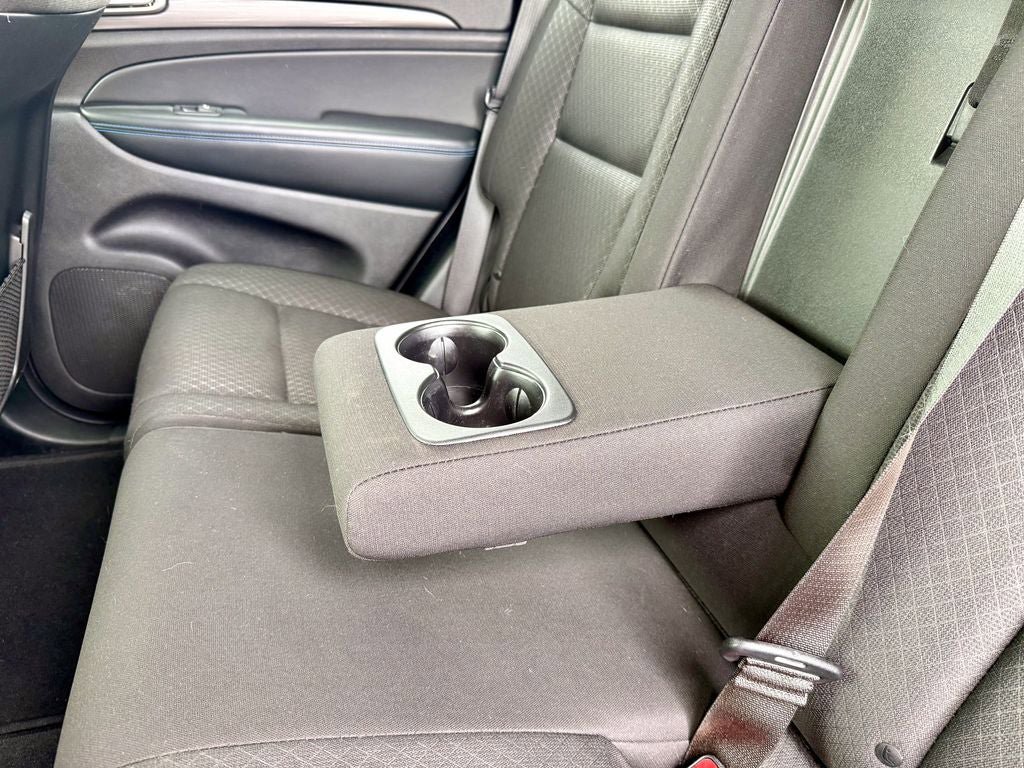 Used 2020 Jeep Grand Cherokee Laredo AWD/4WD image 36
