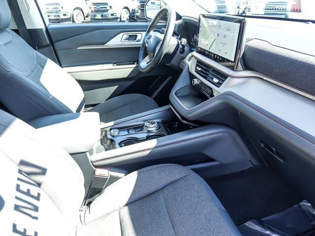 Certified 2025 Ford Explorer Active AWD/4WD image 32