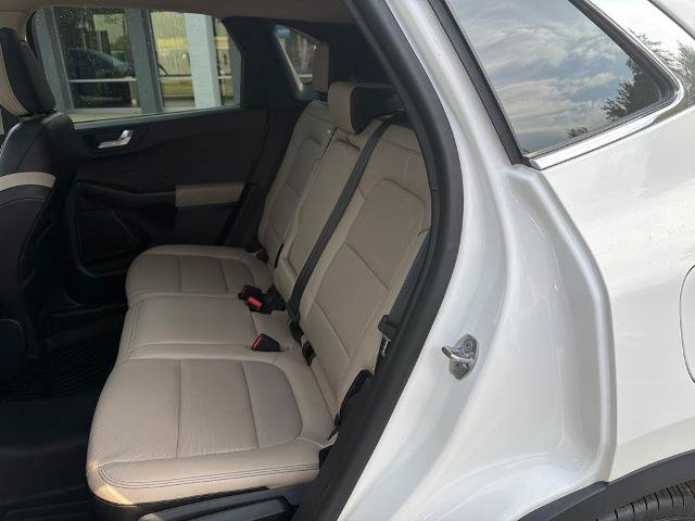 Certified 2020 Ford Escape Titanium w/ Titanium Premium Package 2.0 AWD/4WD image 17