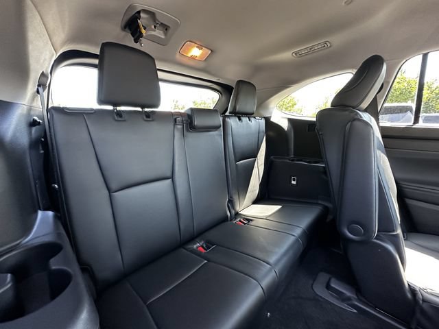 Used 2023 Toyota Highlander XLE AWD/4WD image 39