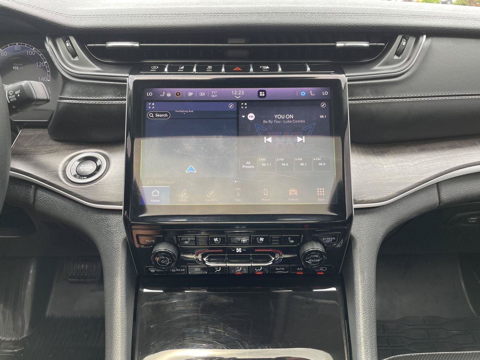 Used 2023 Jeep Grand Cherokee L Limited w/ Luxury Tech Group II AWD/4WD image 25