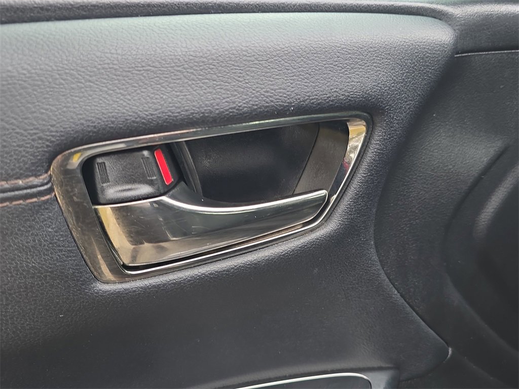 Used 2018 Toyota Avalon XLE image 16