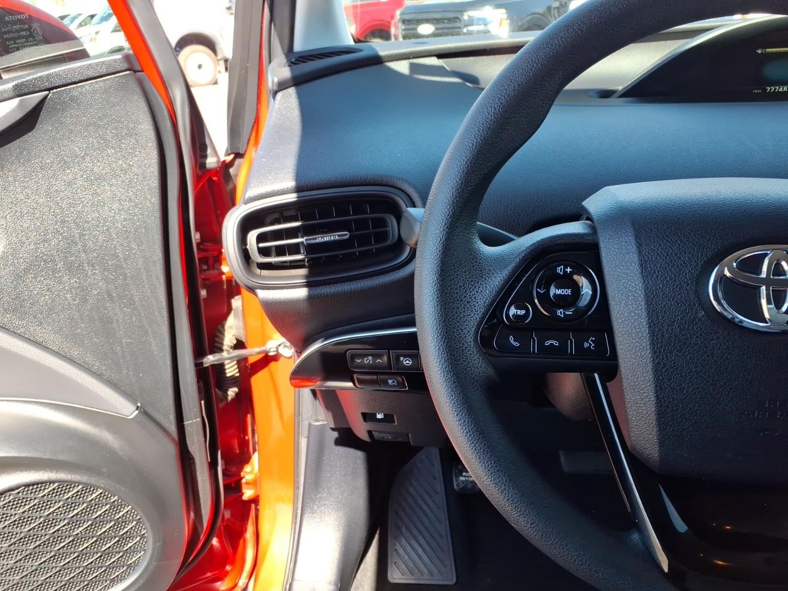 Used 2021 Toyota Prius LE w/ Carpet Mat Package (TMS) FWD image 28