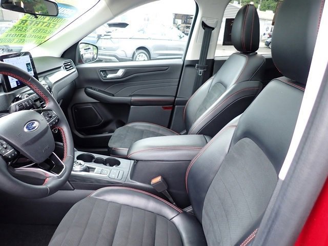 Certified 2022 Ford Escape SEL w/ SEL Stealth AWD Package image 17